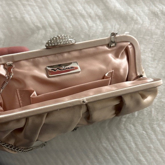 Chic Satin Clutch with Chain Strap - Picture 2 of 3